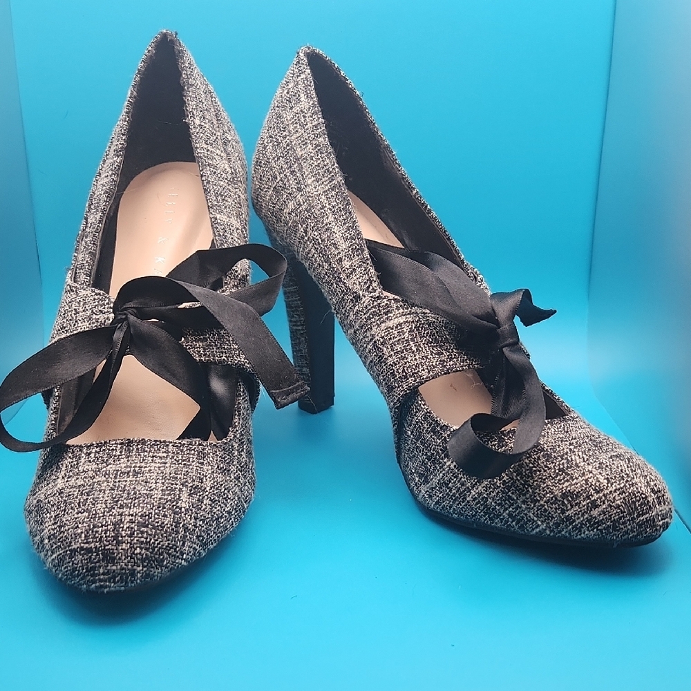 Kelly & Katie Black and Gray Heeled Mary Jane Pumps
